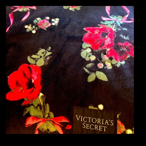 Victorias Secret Throw Blanket - Picture 1 of 6
